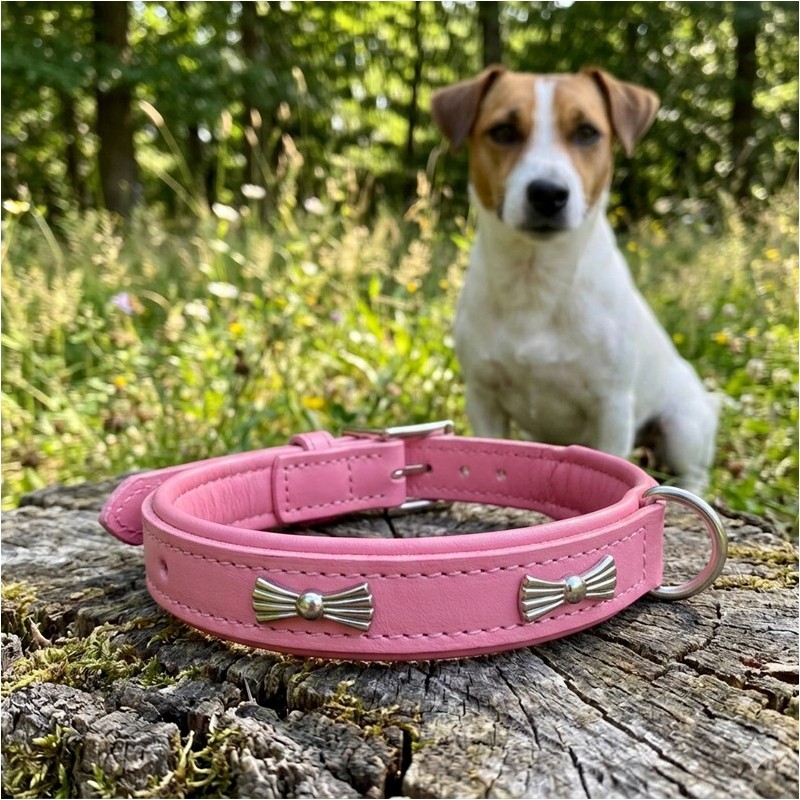 TDB COLLIER LUXE EN CUIR ROSE MOTIFS NOEUDS 40 CM